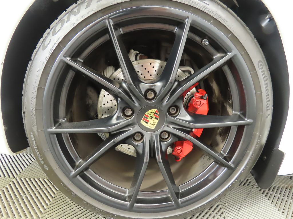 Thumbnail: 2019 Porsche 911 - 29