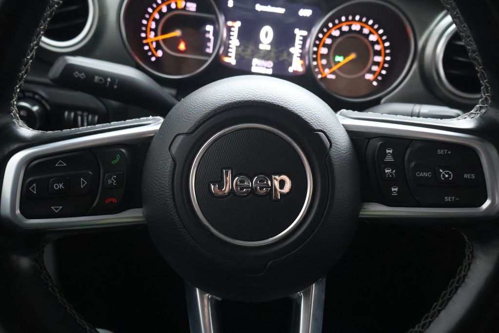 Thumbnail: 2020 Jeep Gladiator - 18