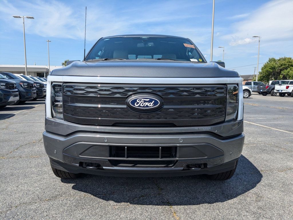 2025 Ford F-150 Lightning Platinum