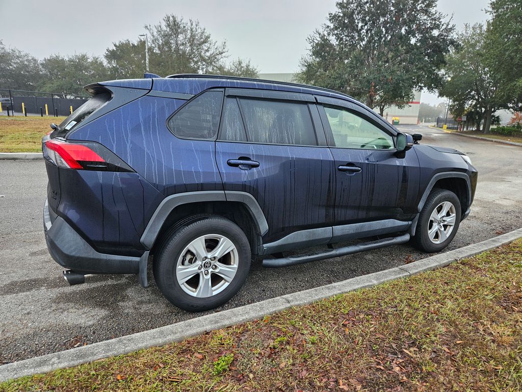 2021 Toyota RAV4 XLE 5