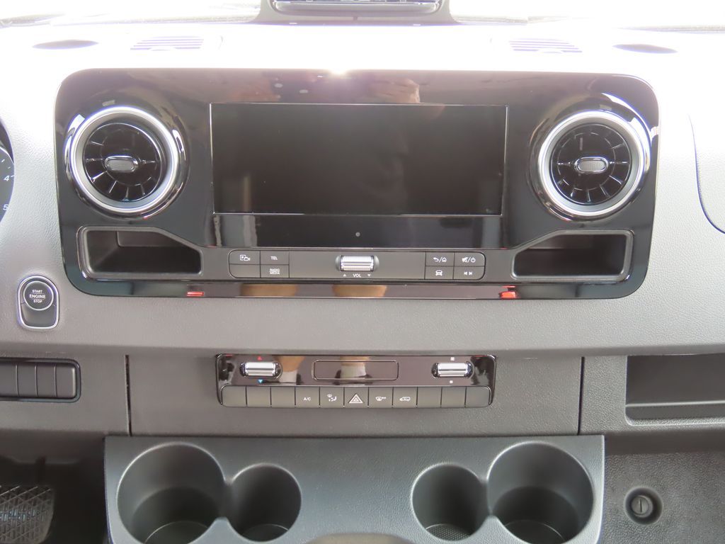 Thumbnail: 2025 Mercedes-Benz Sprinter - 15