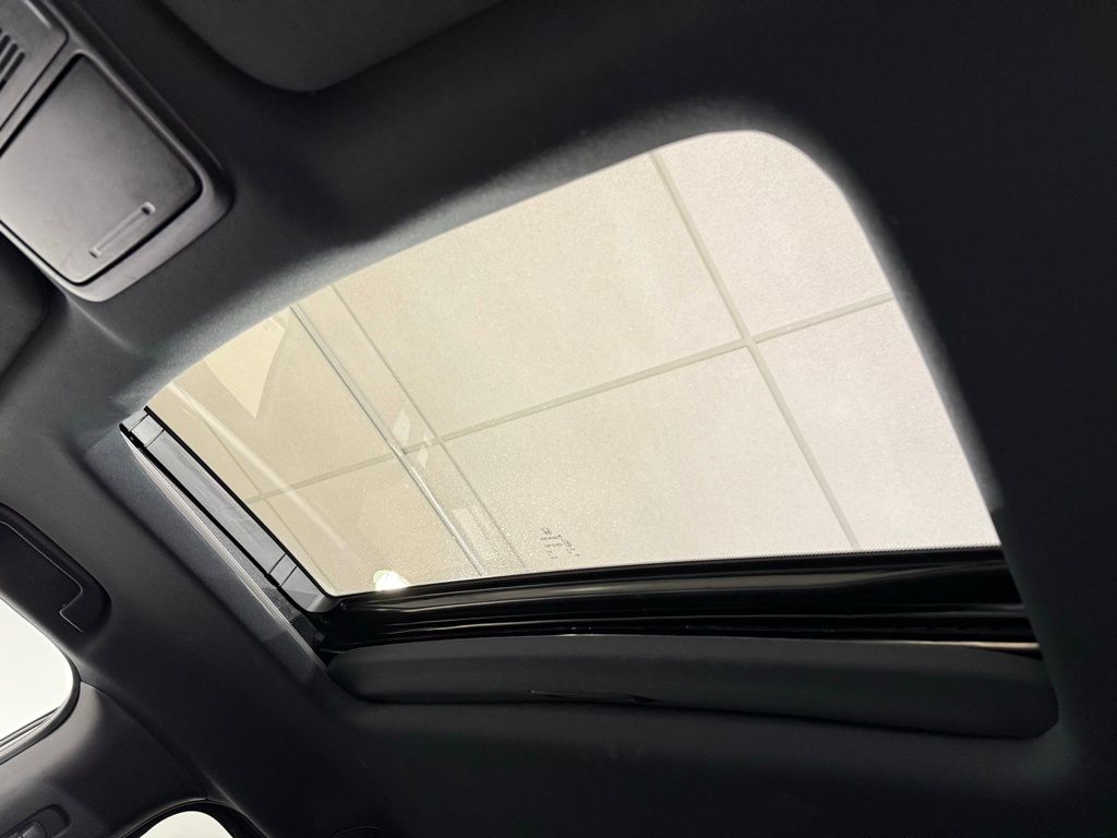 Thumbnail: 2023 Honda Odyssey - 18