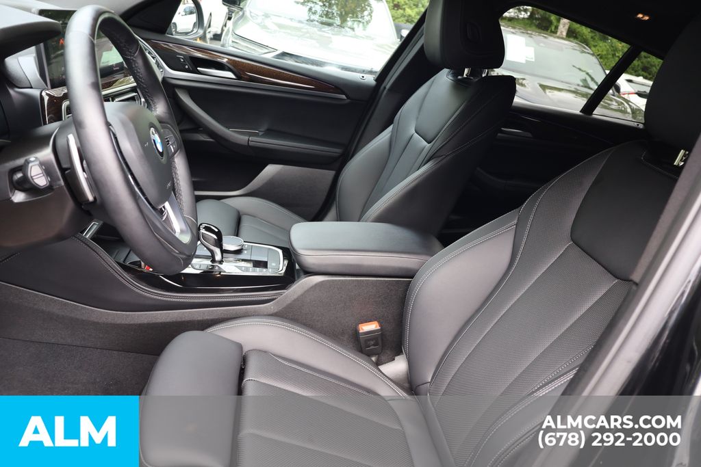 Used 2025 Black BMW xDrive30i image 16