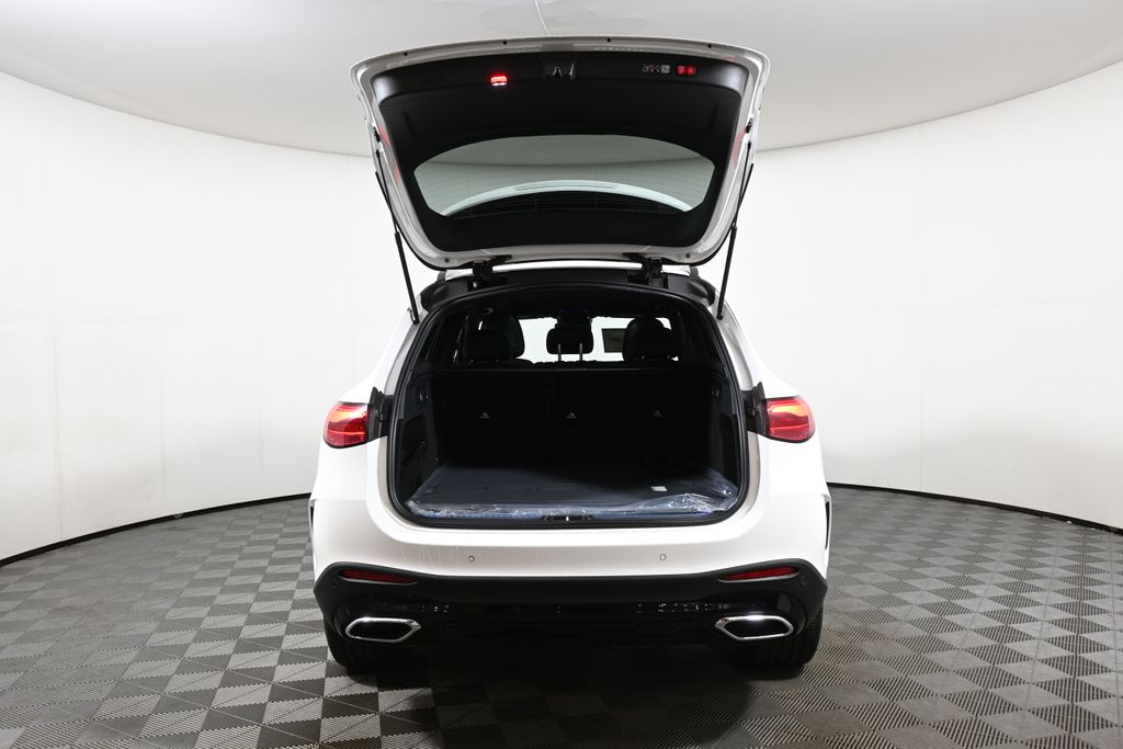 Thumbnail: 2026 Mercedes-Benz GLC - 26