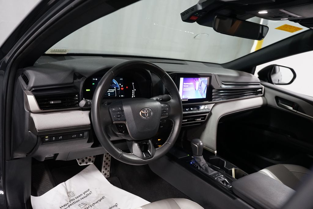 Thumbnail: 2025 Toyota Camry - 11