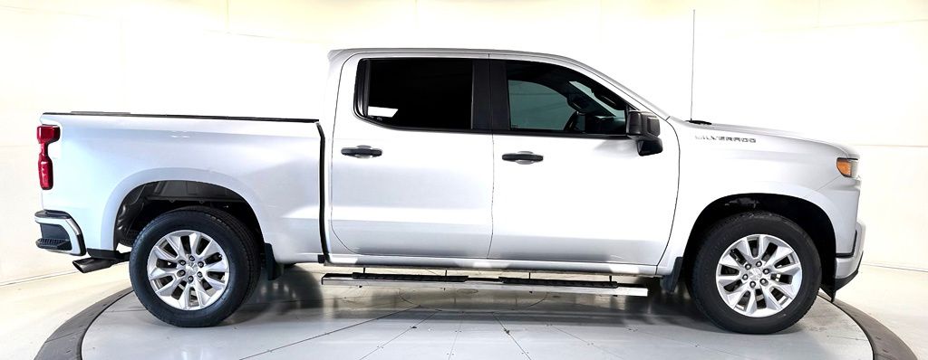 Used 2020 Silver Chevrolet Custom image 3