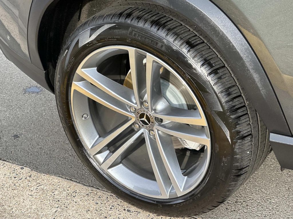 Thumbnail: 2022 Mercedes-Benz GLE - 17