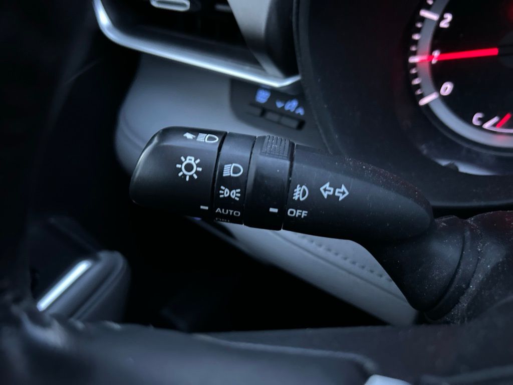 Thumbnail: 2022 Toyota Highlander - 23