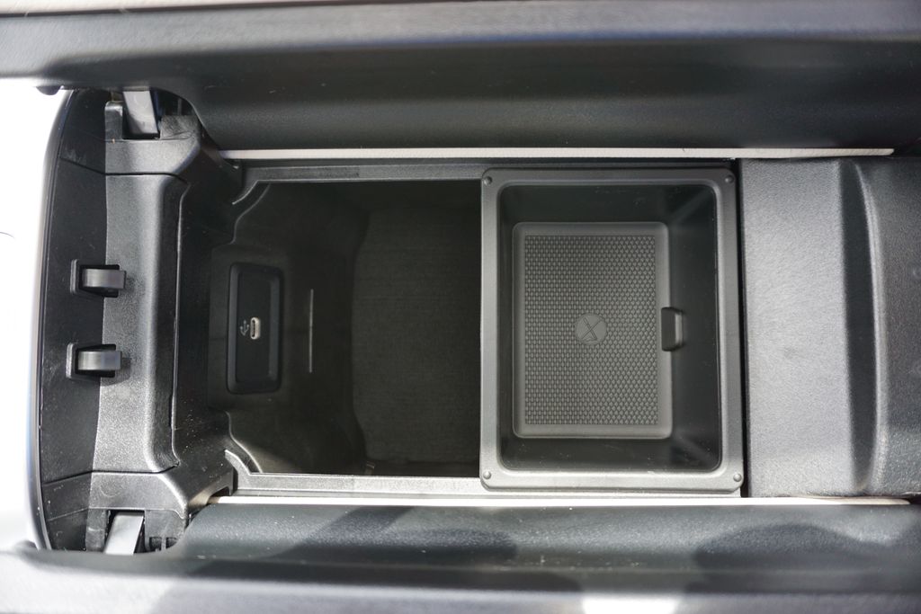 2025 Mercedes-Benz GLC 300 31