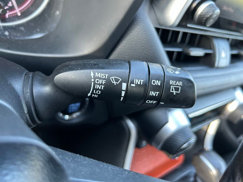 Thumbnail: 2021 Toyota RAV4 - 21