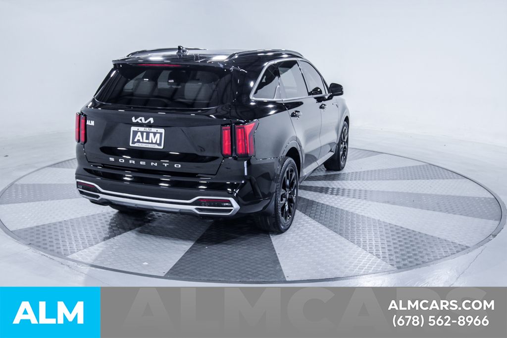 Used 2022 Black Kia SX image 9