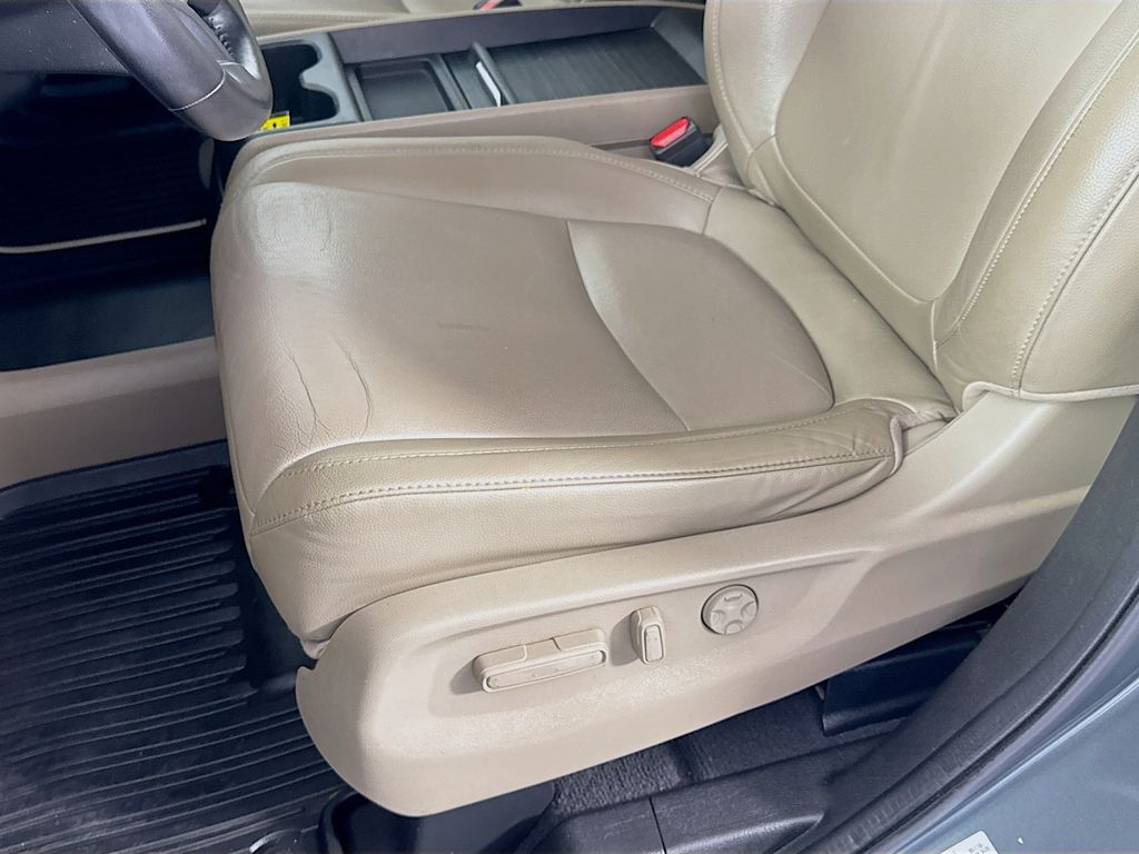 Used Car 2019 Honda Odyssey  Touring For Sale Under $30,000 In Austin, Texas