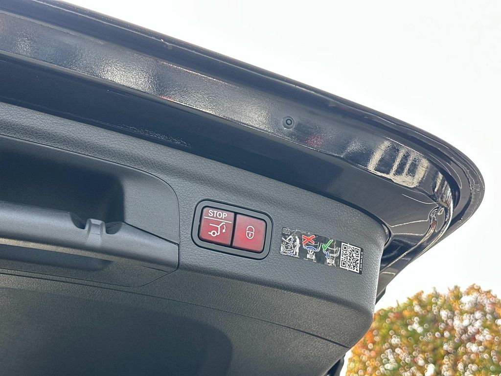 Thumbnail: 2026 Mercedes-Benz GLE - 23