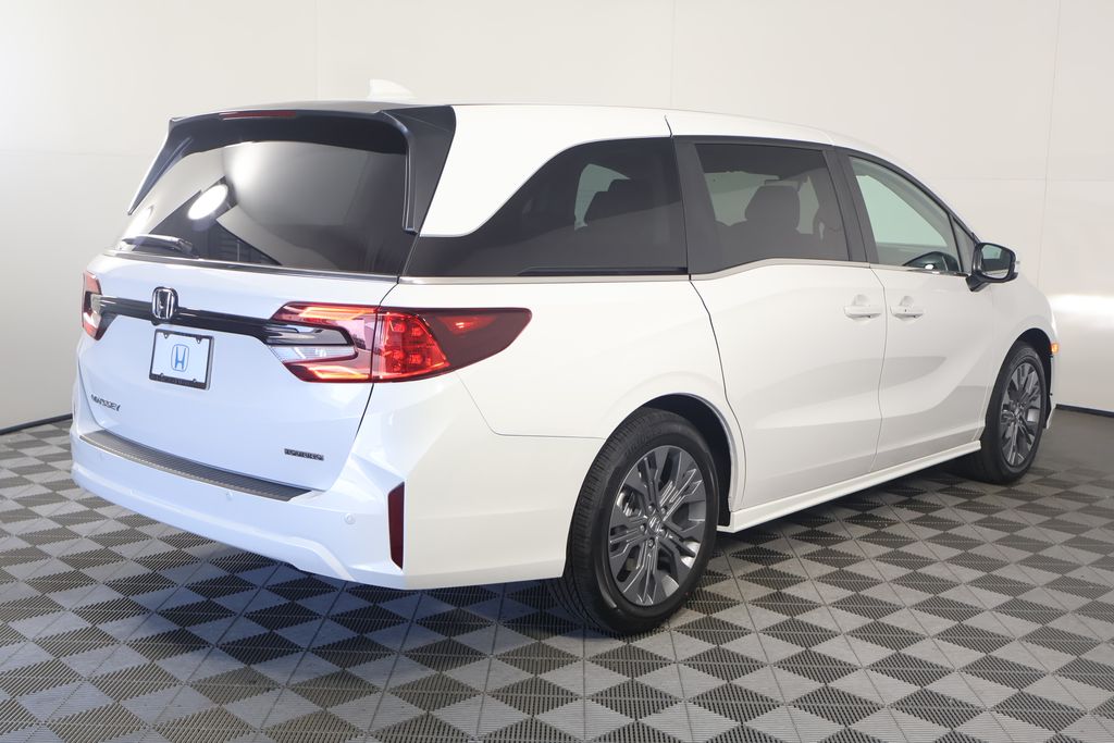 2025 Honda Odyssey Touring 2