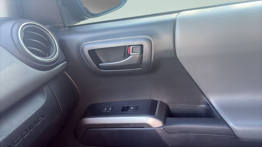 Certified Used 2022 Red Toyota SR5 image 13