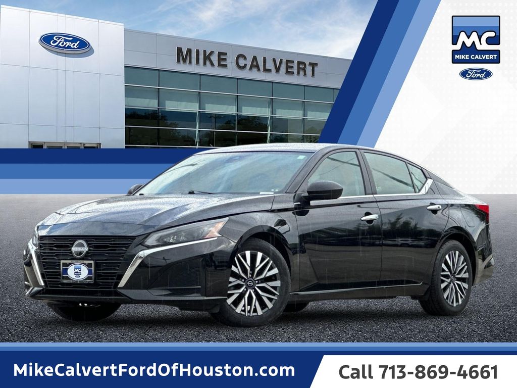 Super Black 2025 Nissan Altima Sedan Front-Wheel Drive Continuously Variable Transmission