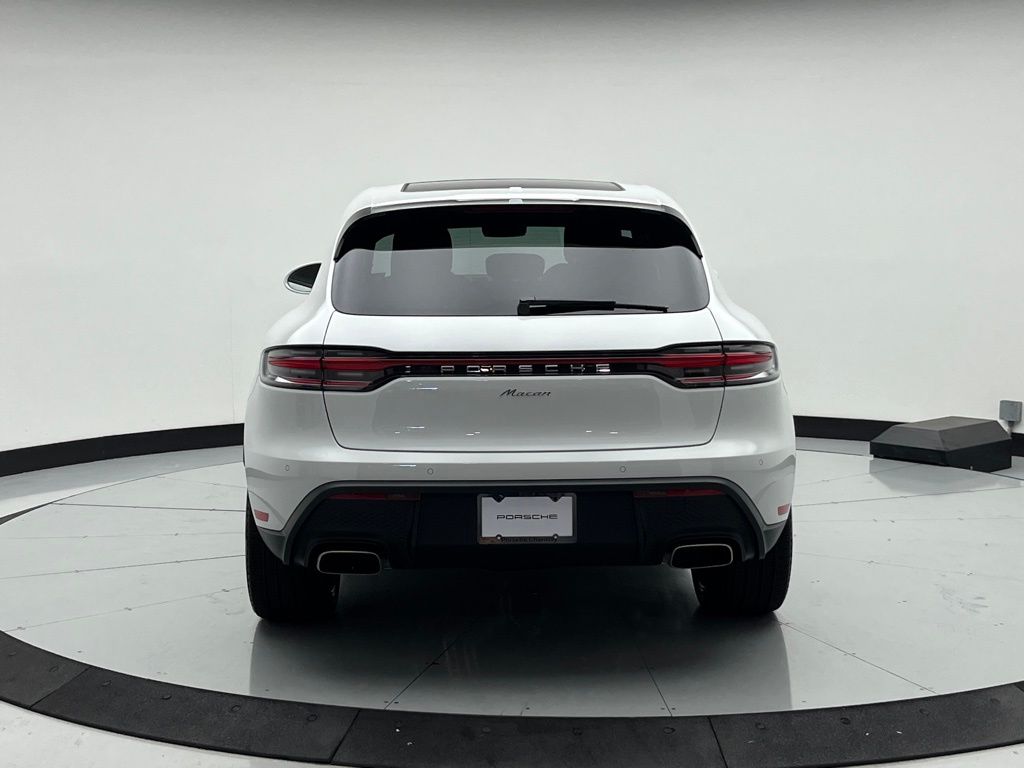 Thumbnail: 2026 Porsche Macan - 10