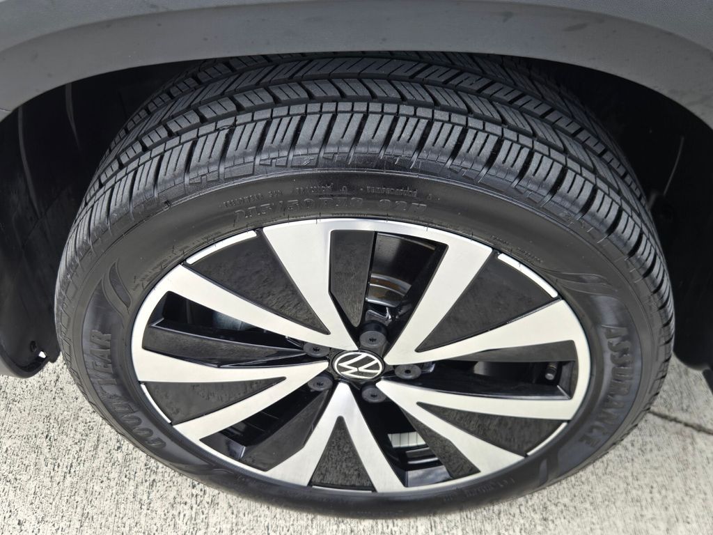 2024 Volkswagen Taos - $21,685