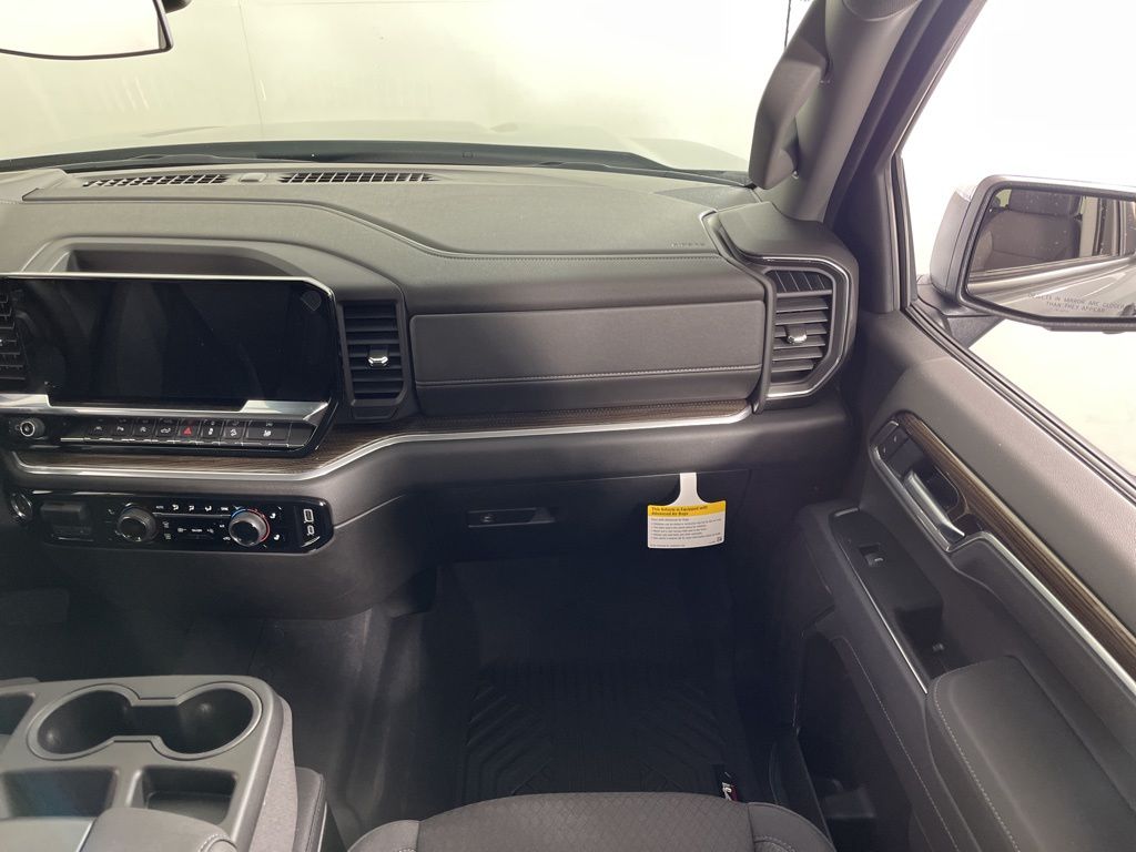 Thumbnail: 2026 Chevrolet Silverado 1500 - 16