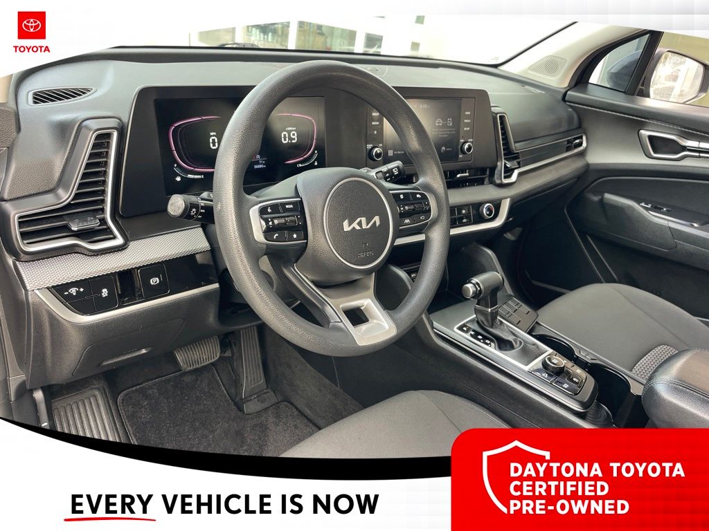 2023 Kia Sportage LX - Photo 23