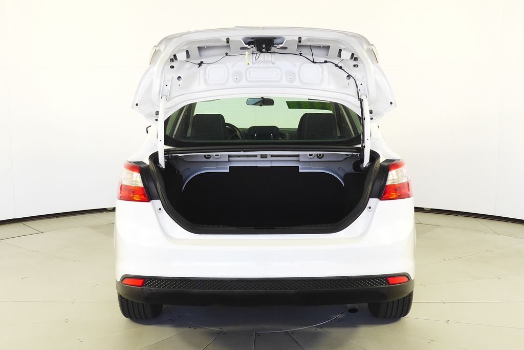 Thumbnail: 2012 Ford Focus - 10