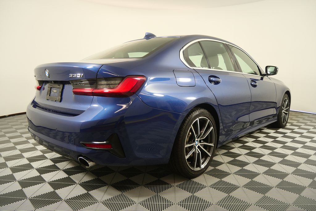 Thumbnail: 2021 BMW 3 Series - 3