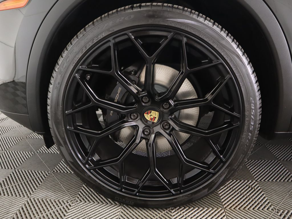 Thumbnail: 2017 Porsche Cayenne - 31