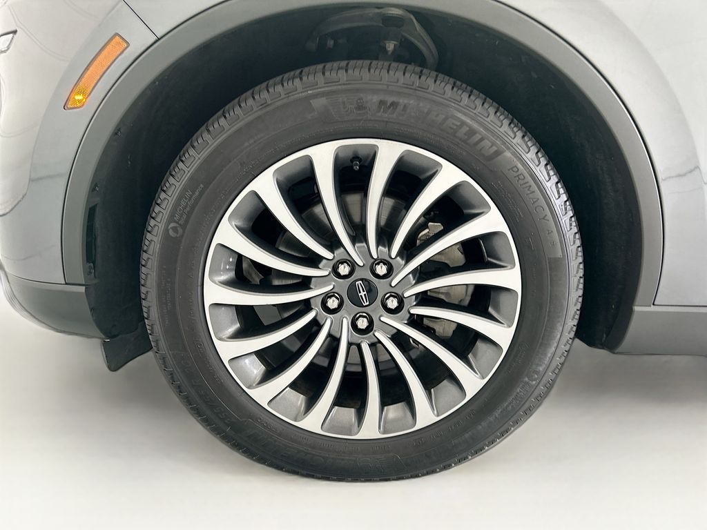 Thumbnail: 2023 Lincoln Aviator - 28