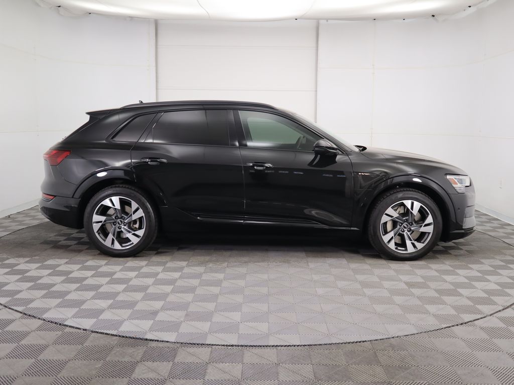 2021 Audi e-tron Premium 4