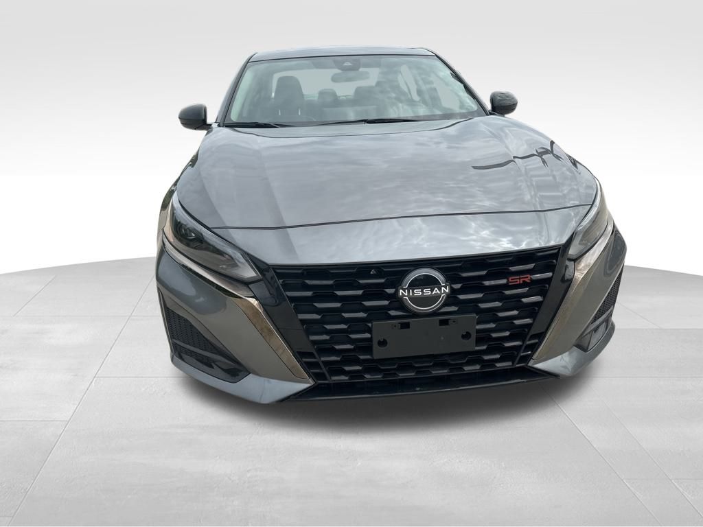 2024 Gun Metallic Nissan Altima 2.5 SR FWD Sedan