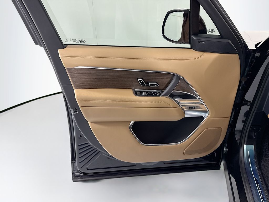 Thumbnail: 2026 Land Rover Range Rover - 26