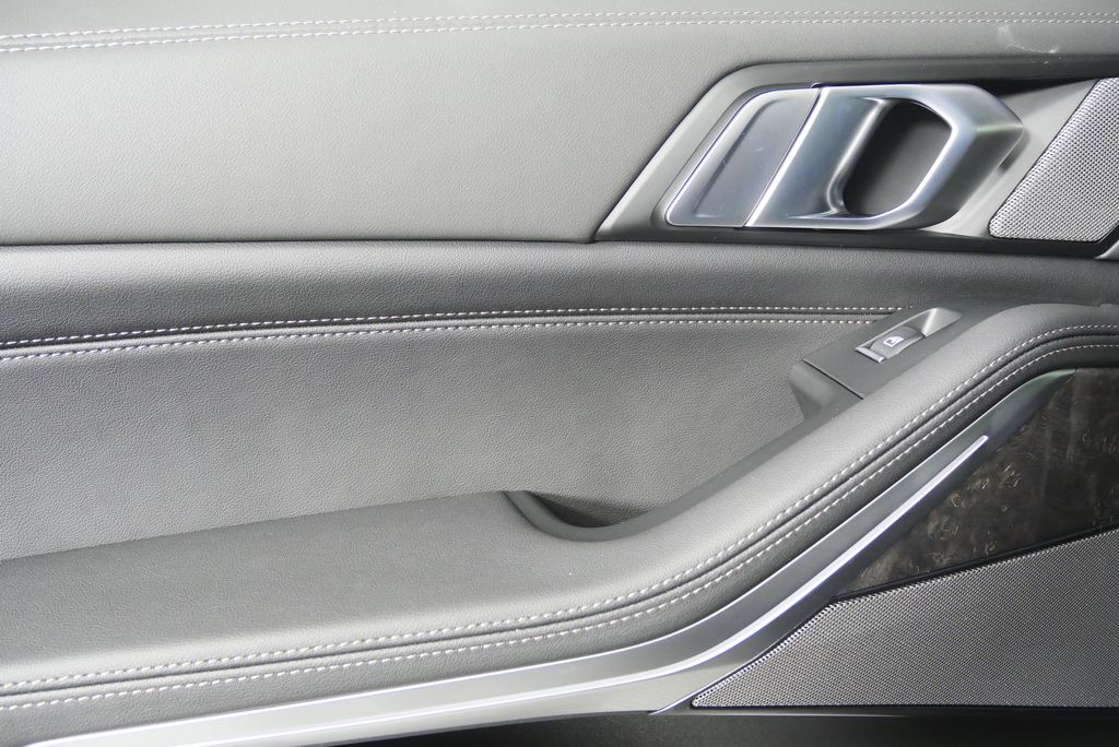 Thumbnail: 2026 BMW X5 - 13