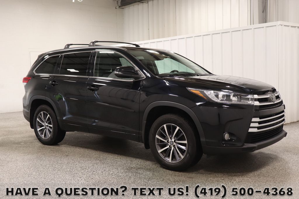 Midnight Black Metallic 2017 Toyota Highlander SUV / Crossover All-Wheel Drive 8-Speed Automatic