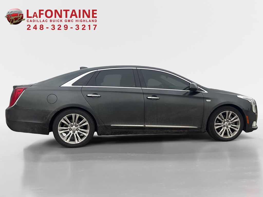 2018 Cadillac XTS Luxury 8