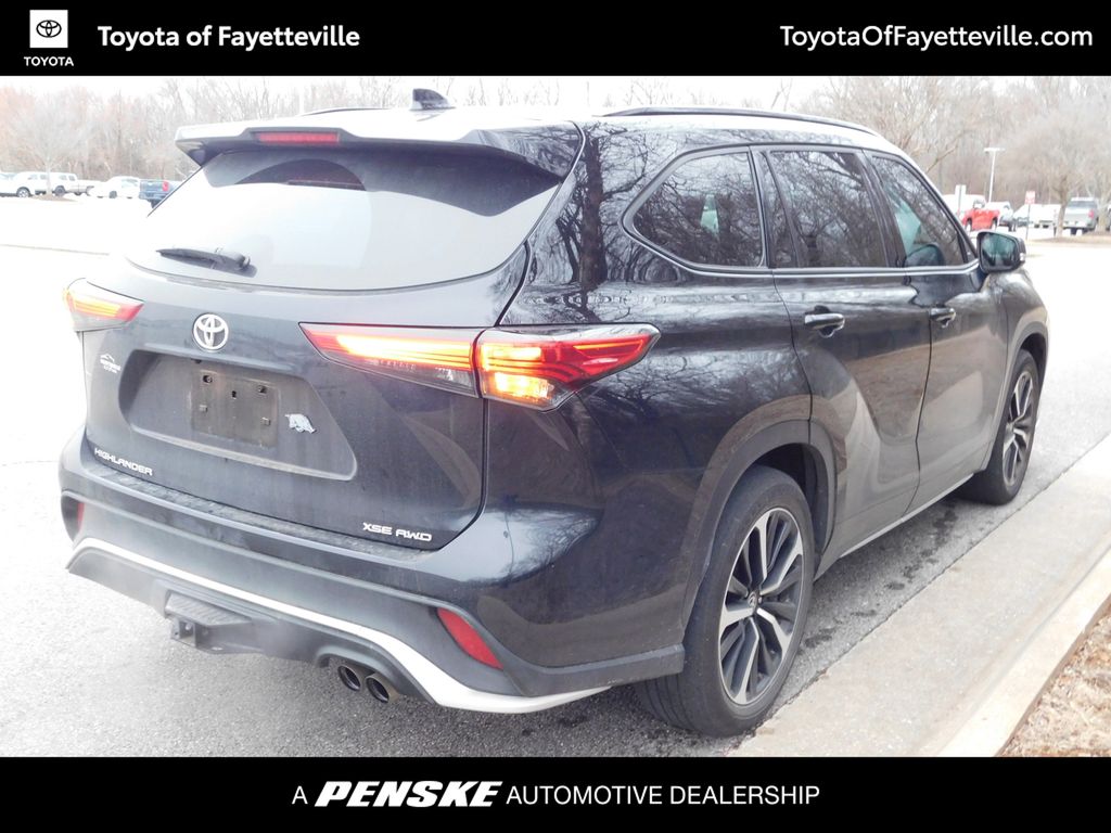 2022 Toyota Highlander XSE 10