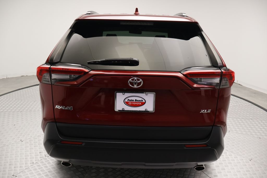 Thumbnail: 2021 Toyota RAV4 - 10