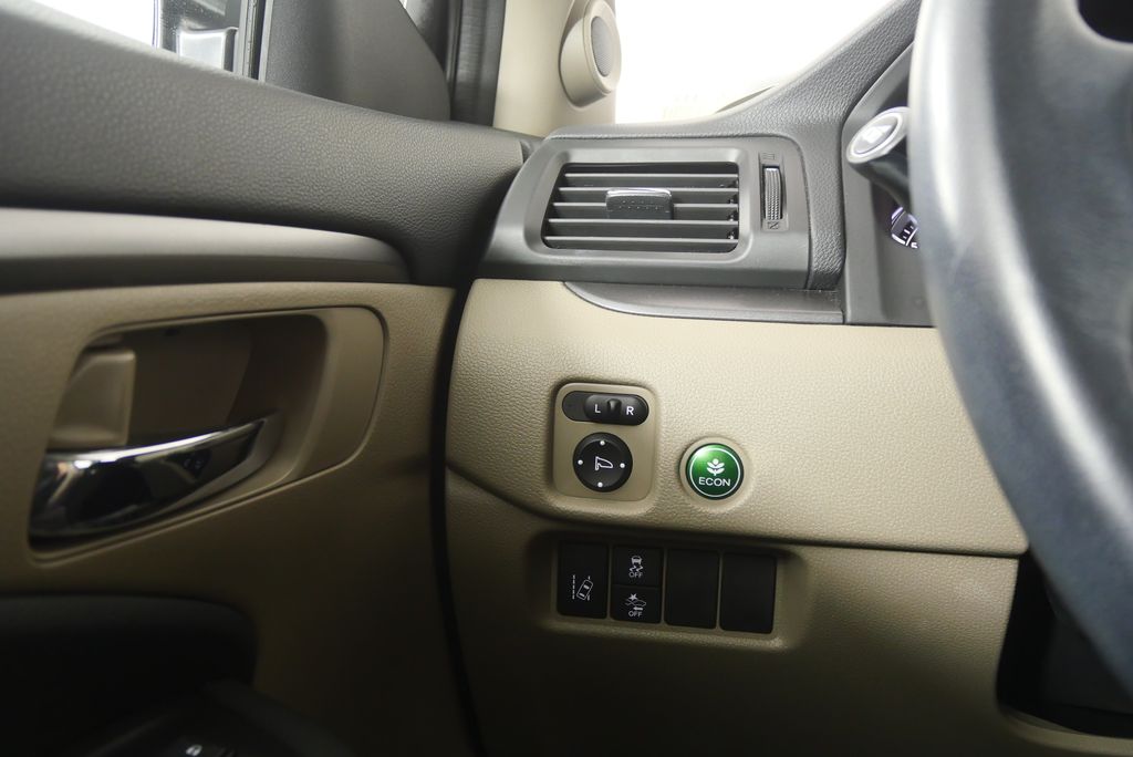 Thumbnail: 2018 Honda Pilot - 22