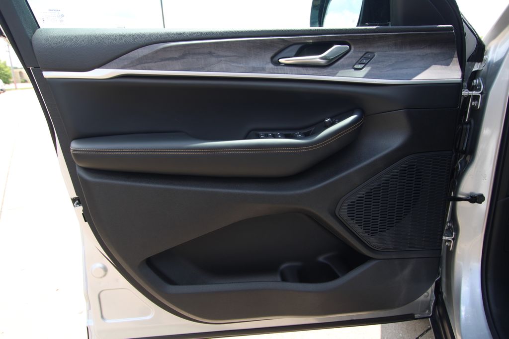 New 2026 Jeep Grand Cherokee L SUV