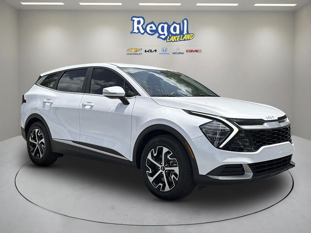 Glacial White Pearl 2025 Kia Sportage SUV / Crossover Front-Wheel Drive 8-Speed Automatic