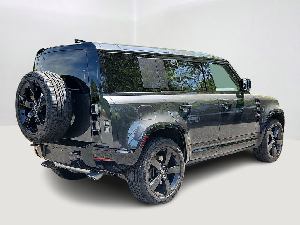 2025 Land Rover Defender 110 5
