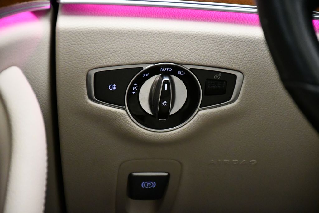 Thumbnail: 2019 Mercedes-Benz E-Class - 21