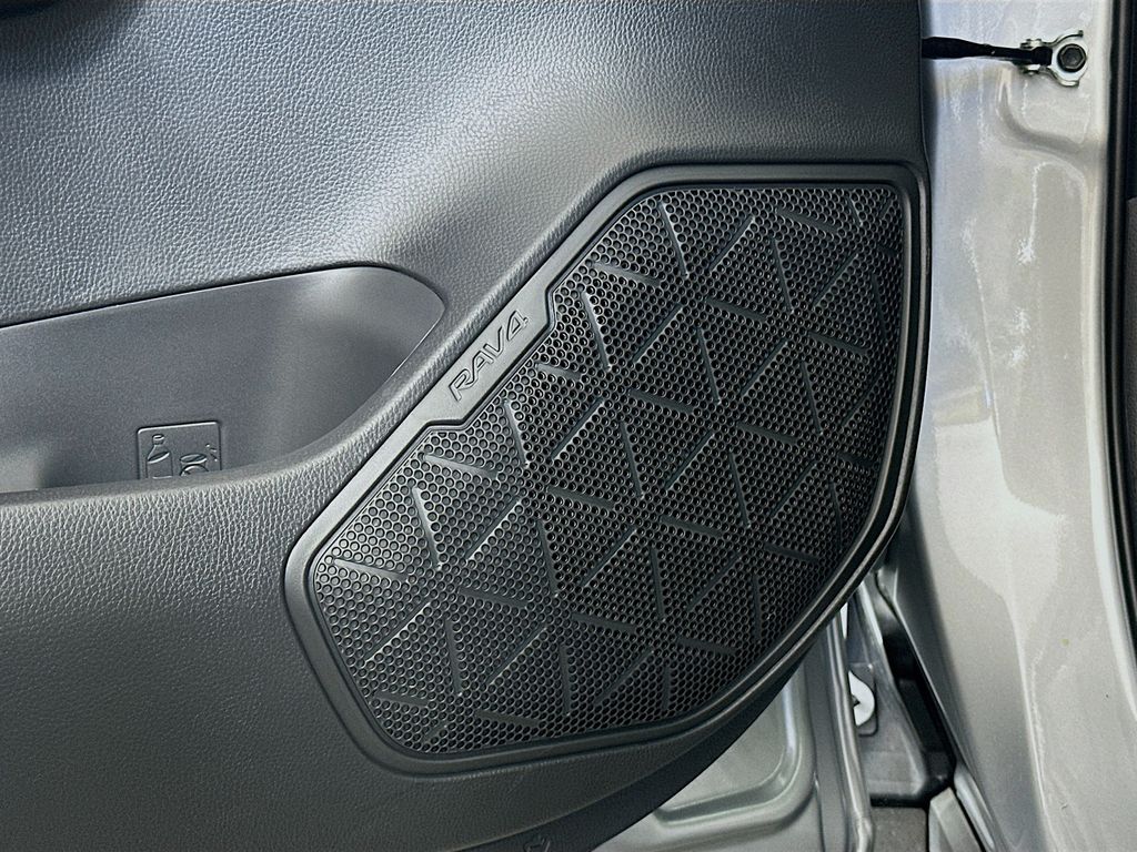 Thumbnail: 2025 Toyota RAV4 - 18