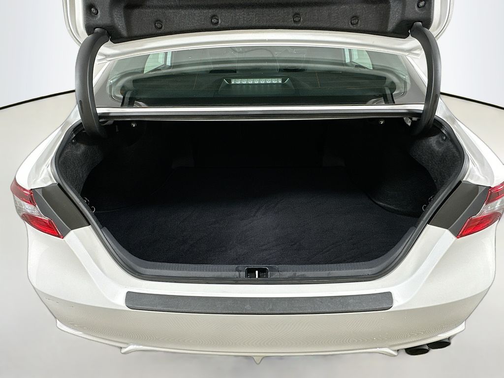 2023 Toyota Camry SE 24