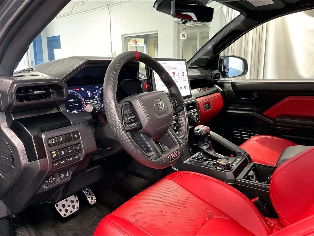 2025 Toyota Tacoma Hybrid — photo 8