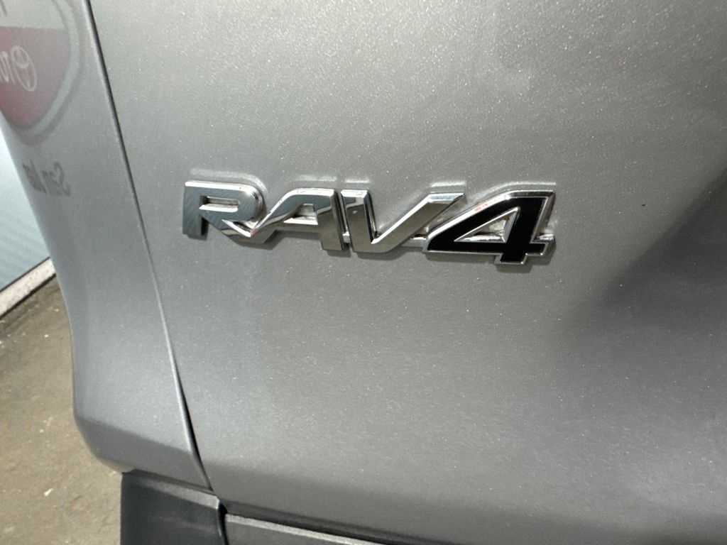 Thumbnail: 2019 Toyota RAV4 - 23