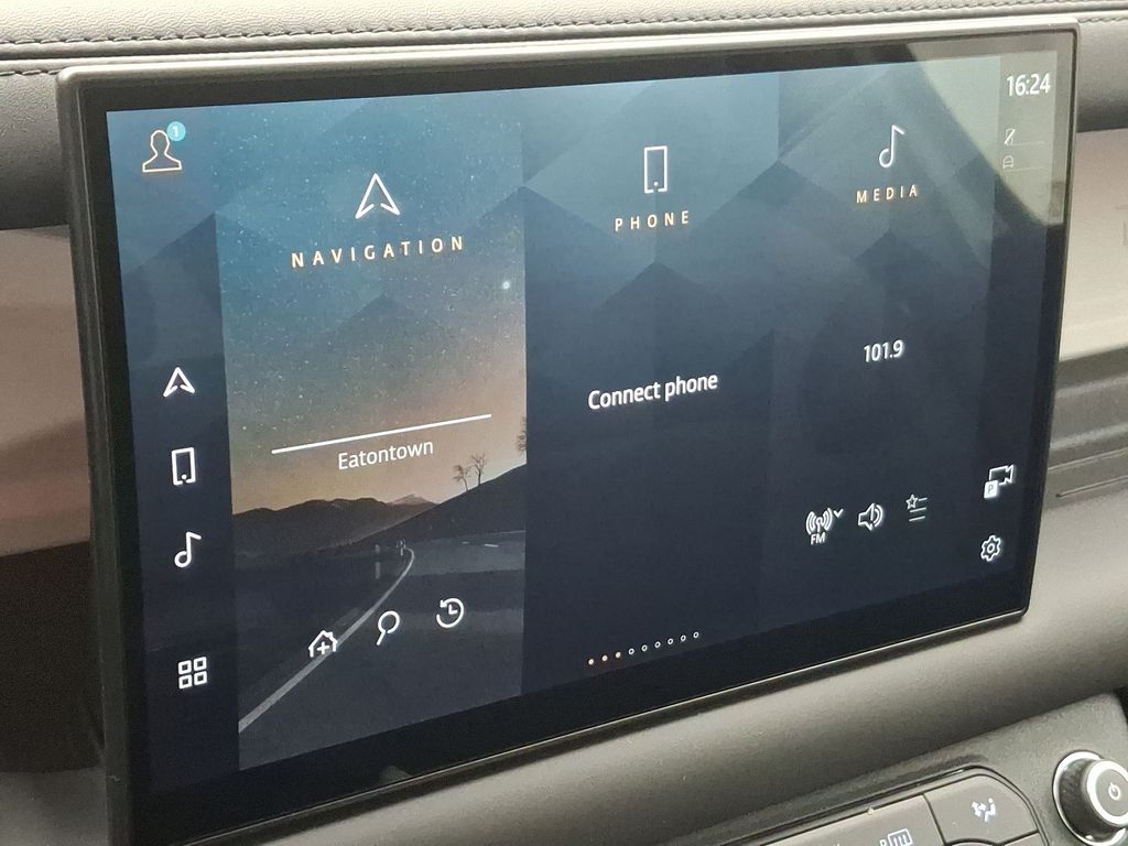 Thumbnail: 2025 Land Rover Defender - 11