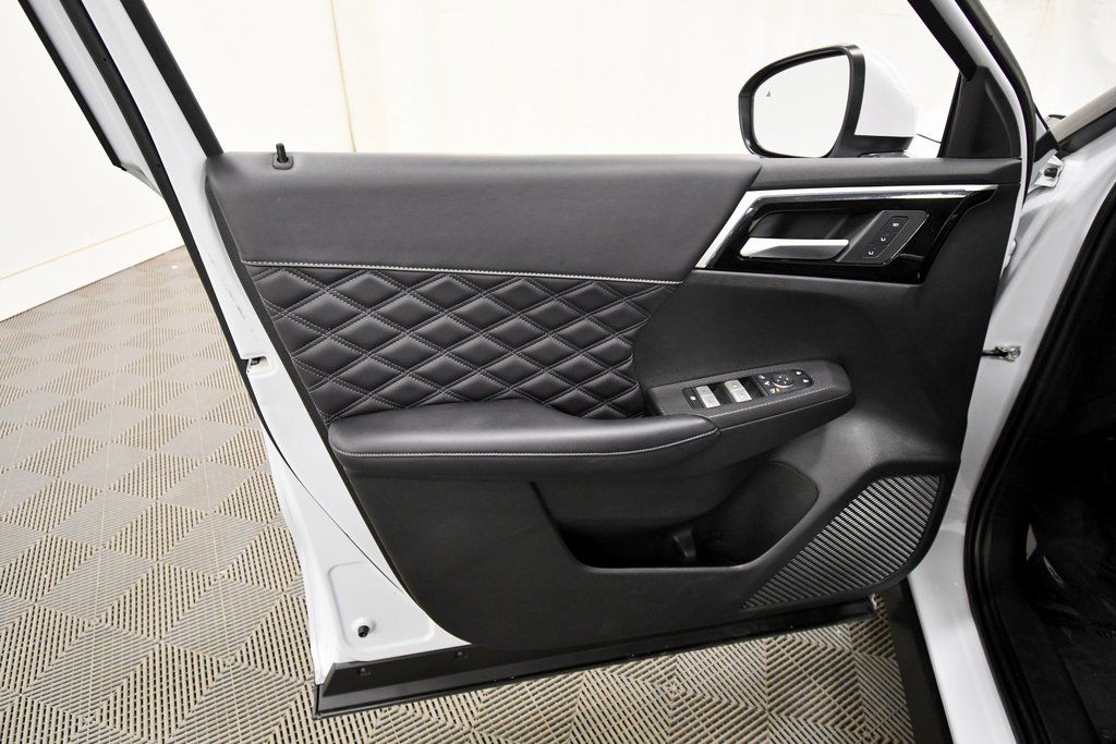 Used 2024 Mitsubishi Outlander PHEV SUV