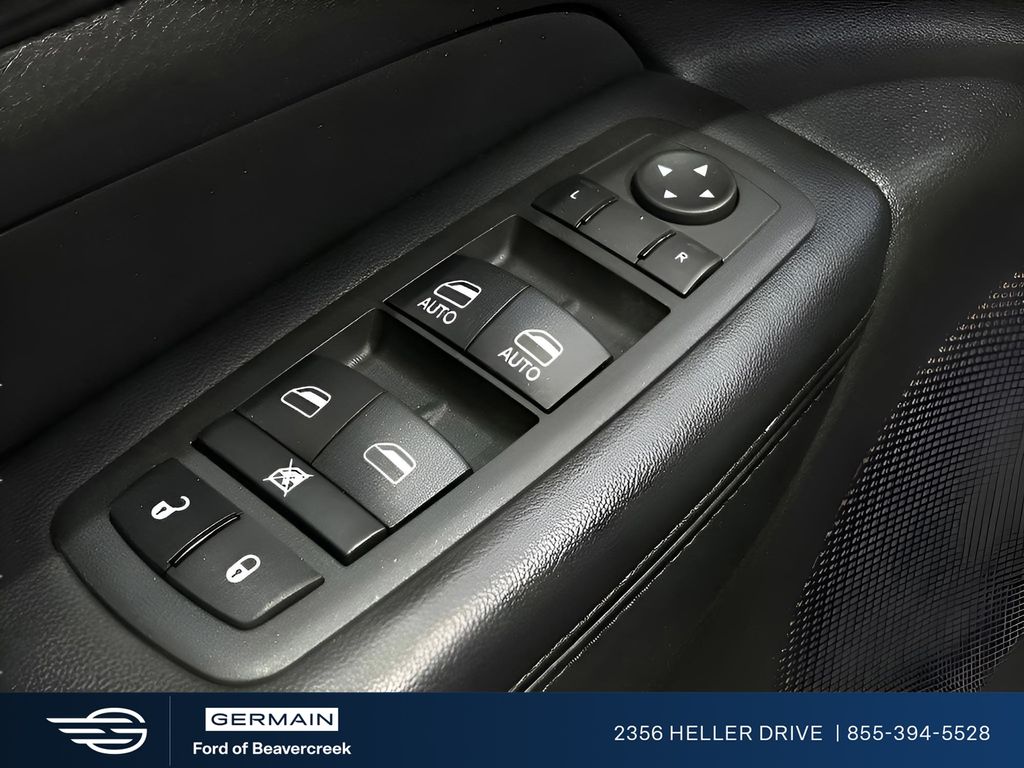 Used 2022 Black Jeep Laredo X image 9