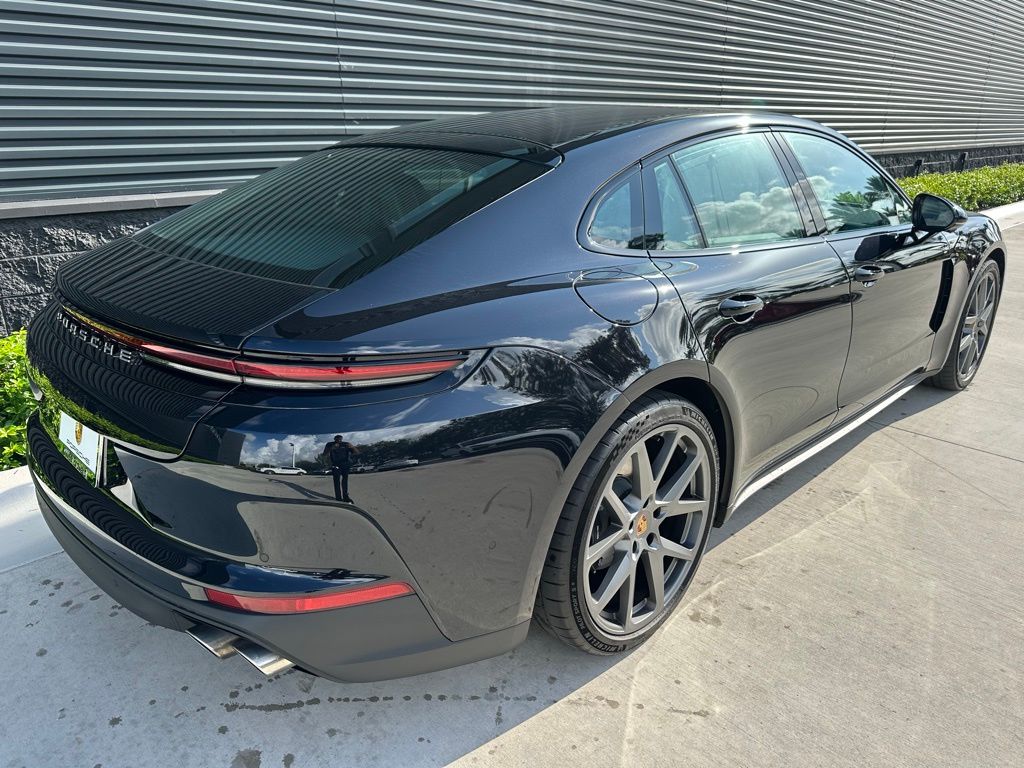 2025 Porsche Panamera  9