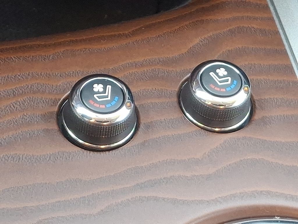 Thumbnail: 2020 Nissan Pathfinder - 27